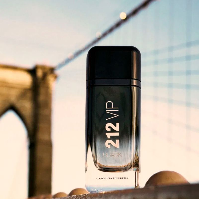Perfume-Hombre-Carolina-Herrera-212-Vip-Black-EDT-100ml-4.jpg