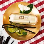 Perfume-Mujer-Carolina-Herrera-212-Vip-EDP-50ml-5.jpg